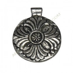 Colgante indio de metal flor 65 x 54 x 3 mm.