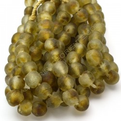 Cuenta de vidrio reciclado tonel beige veteado 12 x 14 x 14 mm