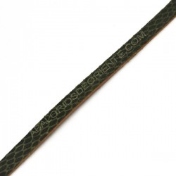 Cuero plano imitación serpiente verde