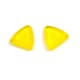 Cuenta de cristal de Bohemia triangular plana amarillo mate