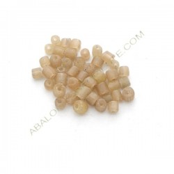 Cuenta de vidrio reciclado tonel beige 4-6 x 4-6 mm