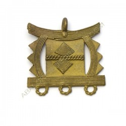 Colgante de bronce 5. 45 x 43 x 2 mm