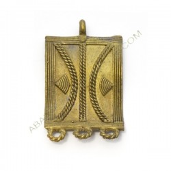 Colgante de bronce 7. 54 x 33 x 7 mm
