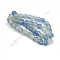 Cuenta de vidrio reciclado tonel irisado azul claro 14 x 13 x 13 mm