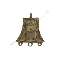Colgante de bronce 15. 50 x 42 x 3 mm