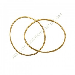 Aro pulsera rugoso chapado en oro