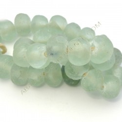 Cuenta de vidrio reciclado tonel aguamarina 18-19 x 23 x 23 mm