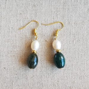 Pendientes de ágatas verdes y perlas Pendientes de ágatas verdes y perlas